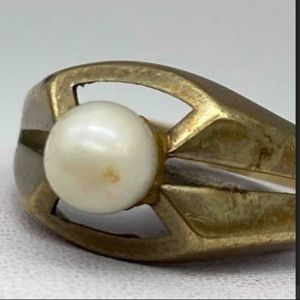 Vintage Solid 9K Pearl Ring